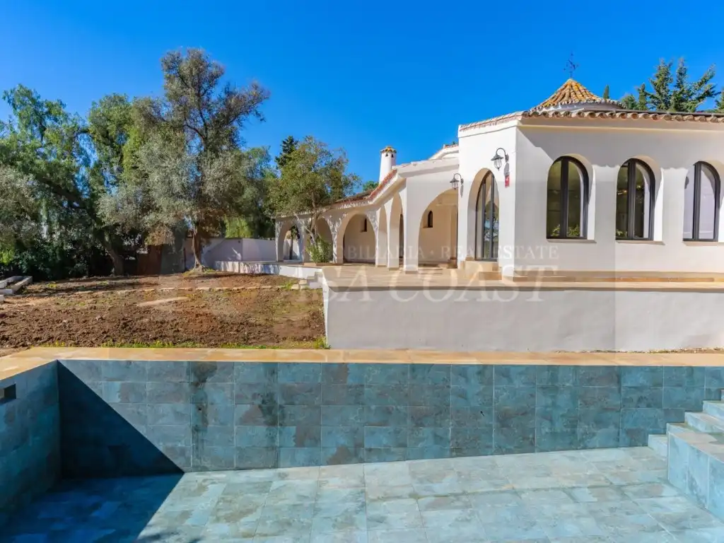 Vista exterior de Casa o xalet en venda en Mijas amb Aire condicionat, Jardí privat i Terrassa