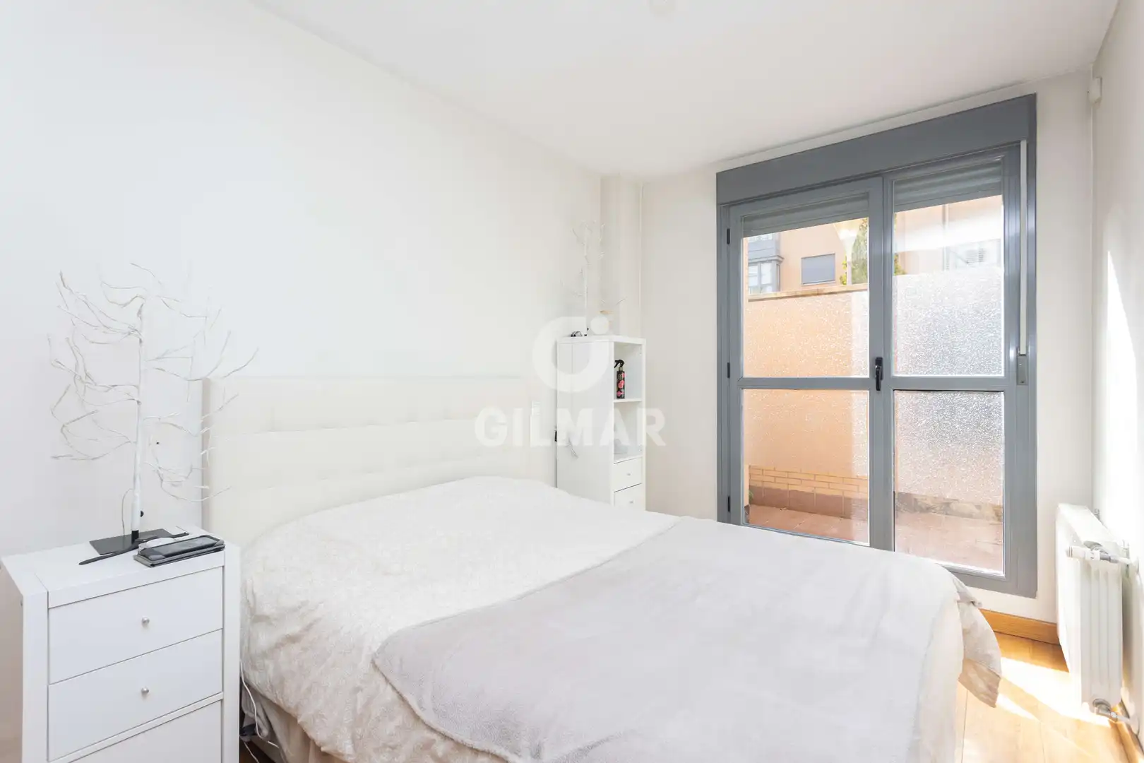 Habitación de Planta baja en venta en Madrid con Calefacción, Trastero y Piscina