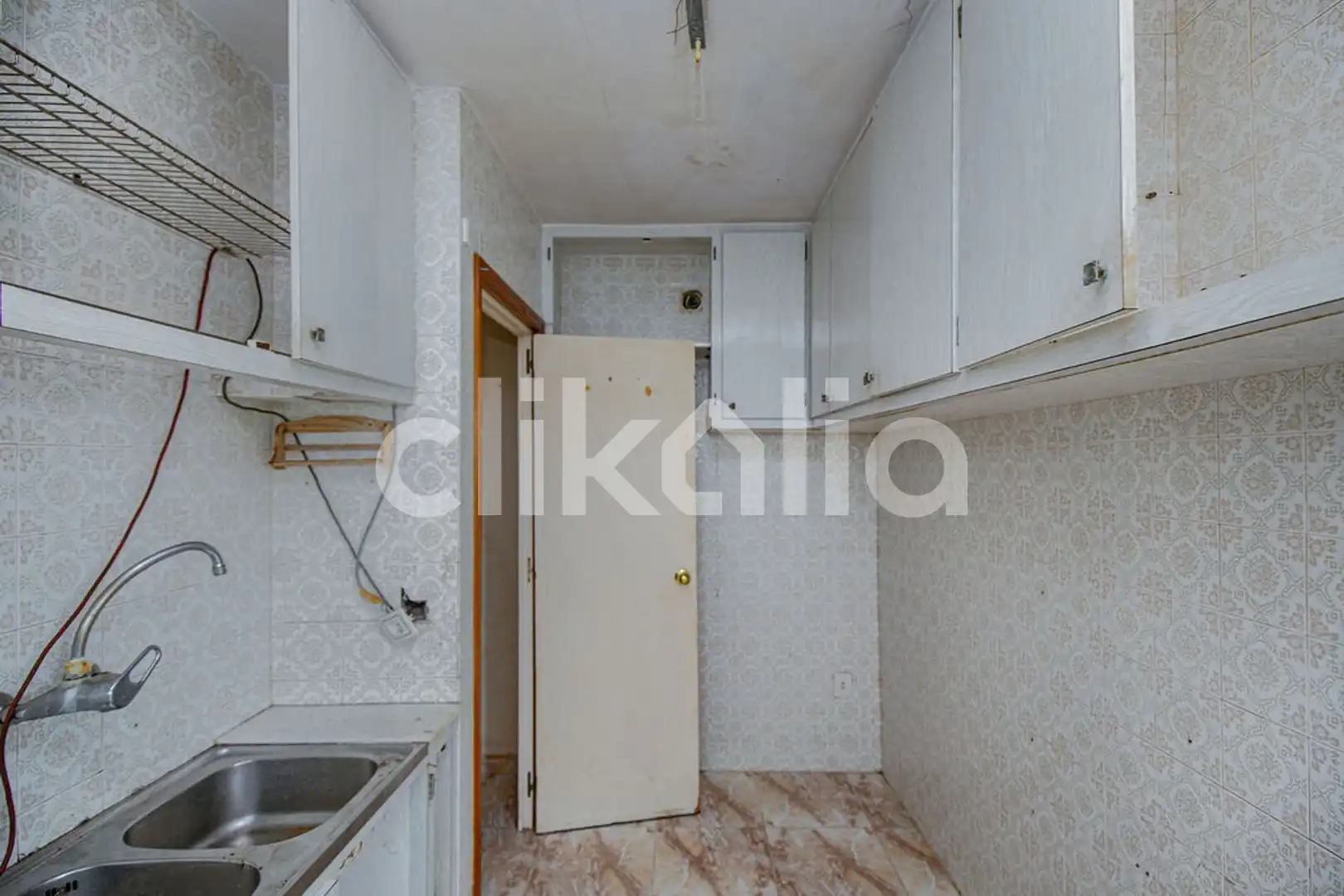 Kitchen of Flat for sale in Girona