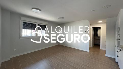Foto 3 de Piso de alquiler en Sierra, Los Olivos - Los Ángeles, Madrid