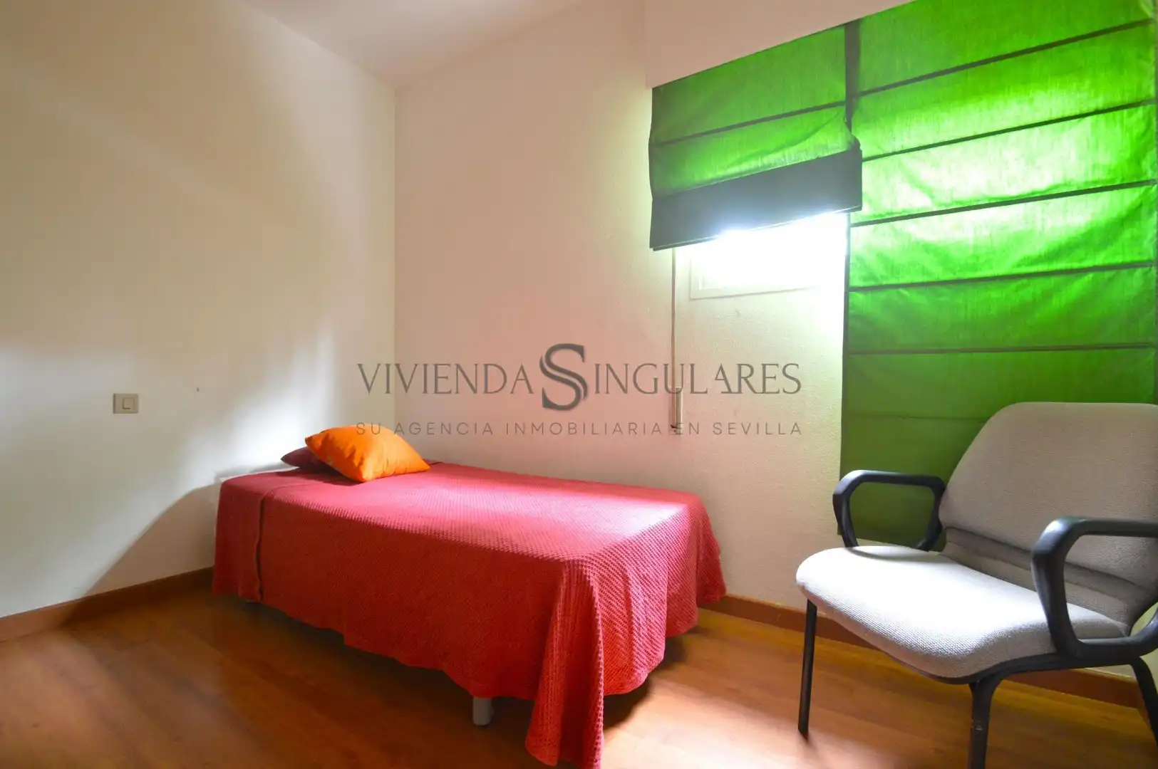 Bedroom of Detached homes for sale in Sevilla  with Air Conditioner, Private garden and Terrace