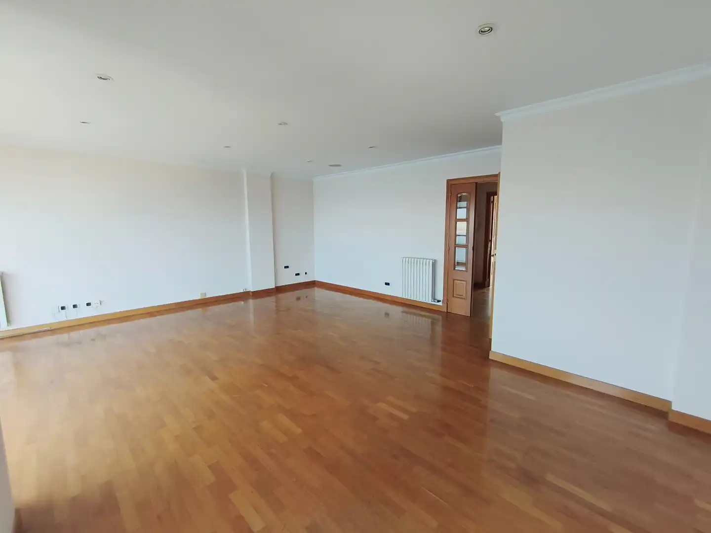 Wohnung zur Miete in A Coruña Capital  mit Heizung, Parkett und Ofen