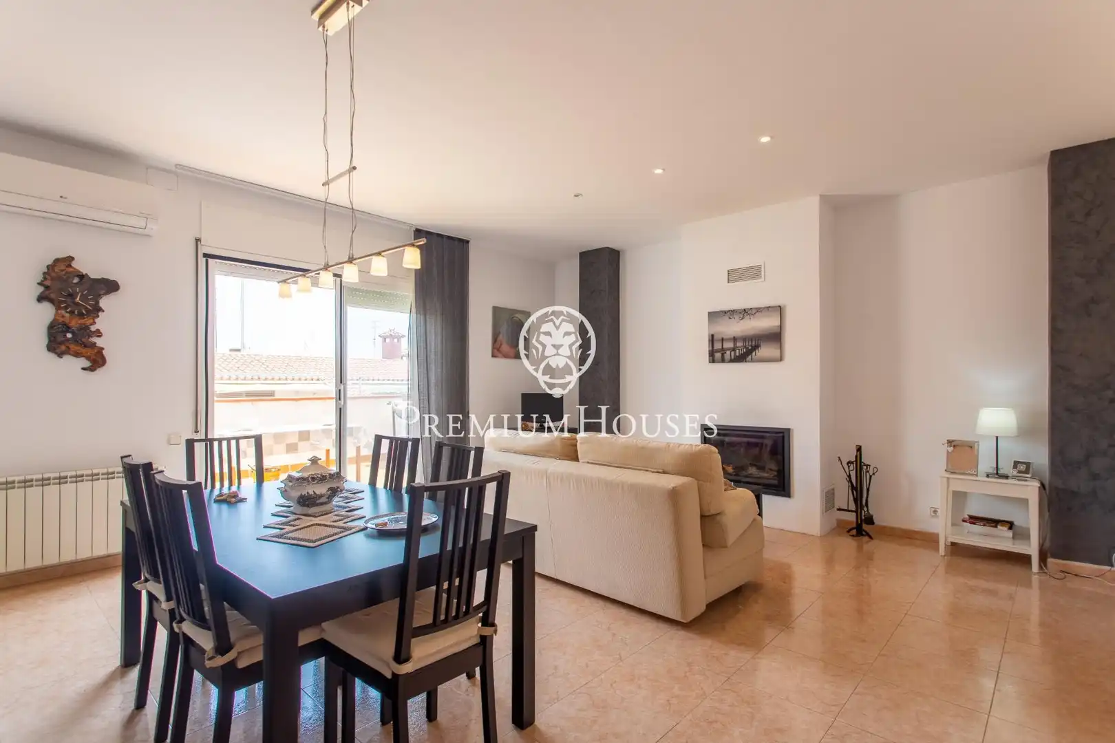 Comedor de Casa o chalet en venta en Mataró con Aire acondicionado, Calefacción y Jardín privado