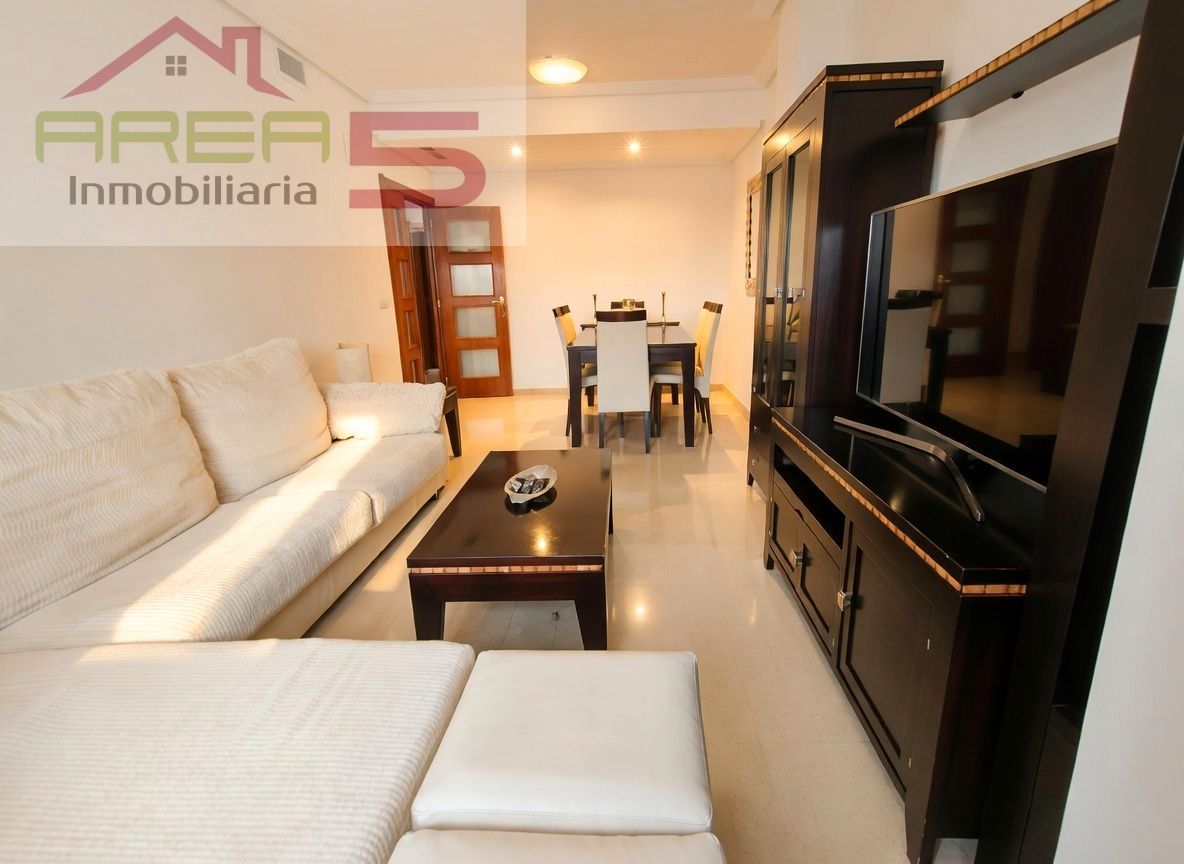 Sala d'estar de Casa adosada de lloguer en Mérida amb Aire condicionat, Calefacció i Parquet