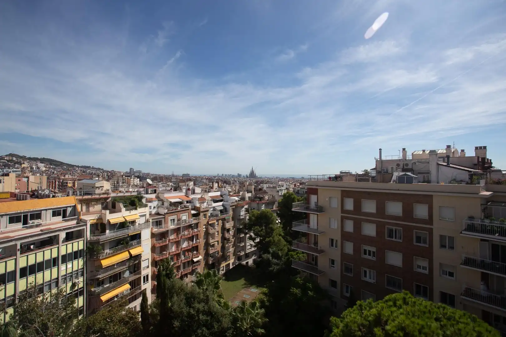 Vista exterior de Àtic de lloguer en Barcelona amb Aire condicionat, Calefacció i Parquet