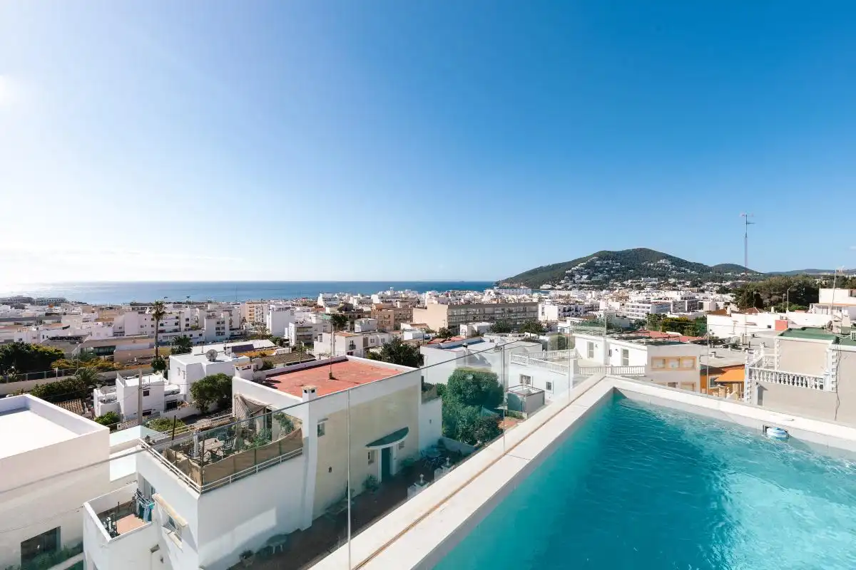 Piscina de Casa o chalet en venta en Santa Eulària des Riu con Aire acondicionado, Calefacción y Jardín privado