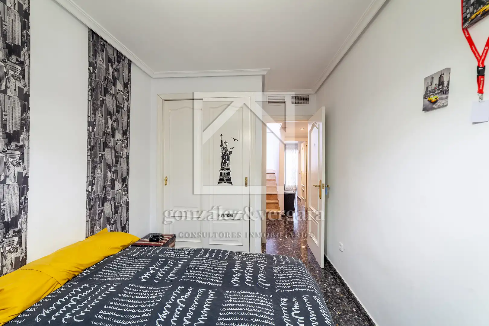 Habitación de Casa adosada en venta en Alzira con Aire acondicionado, Calefacción y Terraza