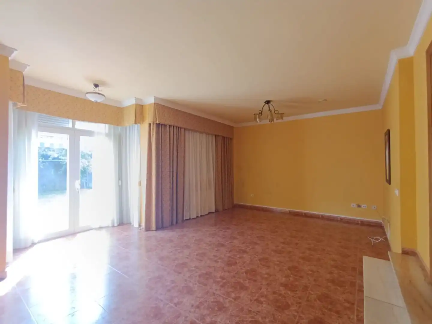 Sala d'estar de Casa adosada en venda en La Vega
