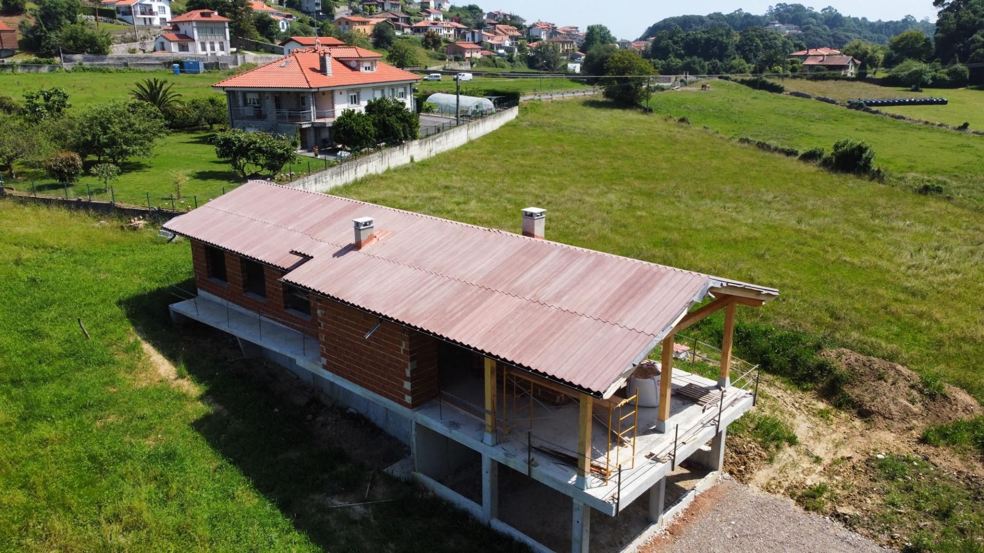 Vista exterior de Casa o xalet en venda en Llanes amb Calefacció, Jardí privat i Terrassa