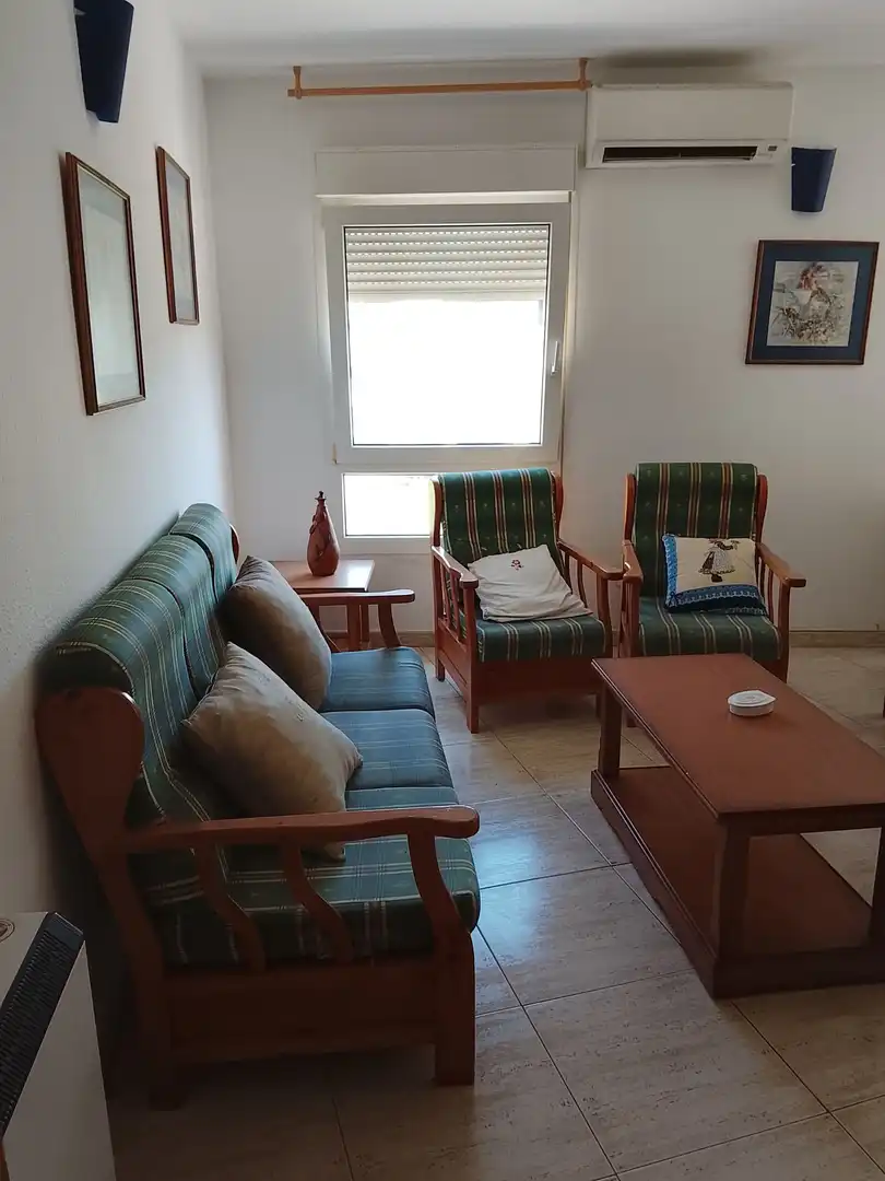 Wohnzimmer von Wohnung zum Verkauf in Madrigal de la Vera mit Klimaanlage, Heizung und Möbliert