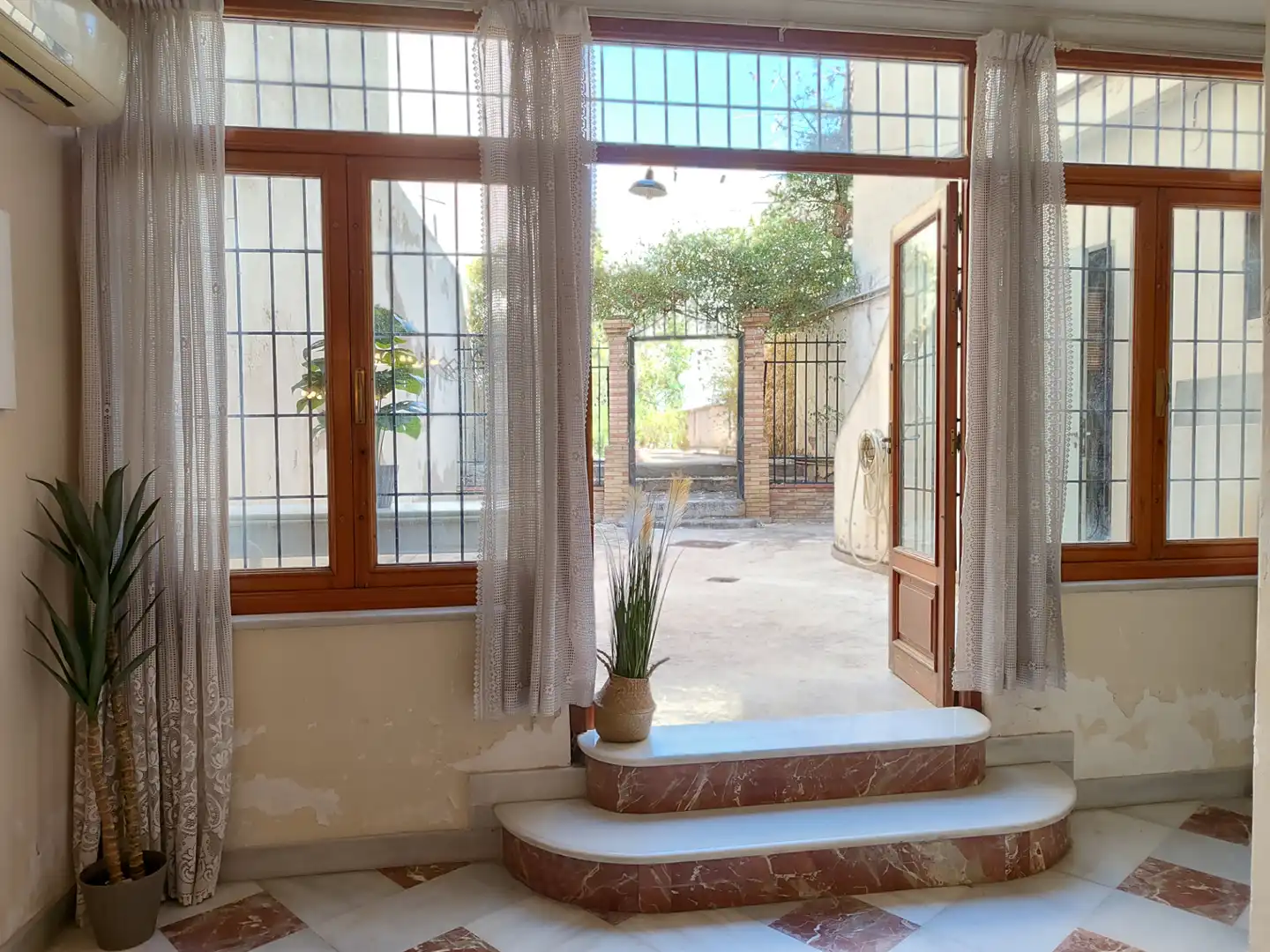 Houses for sale in Aspe  with Air Conditioner, Heating and Private garden
