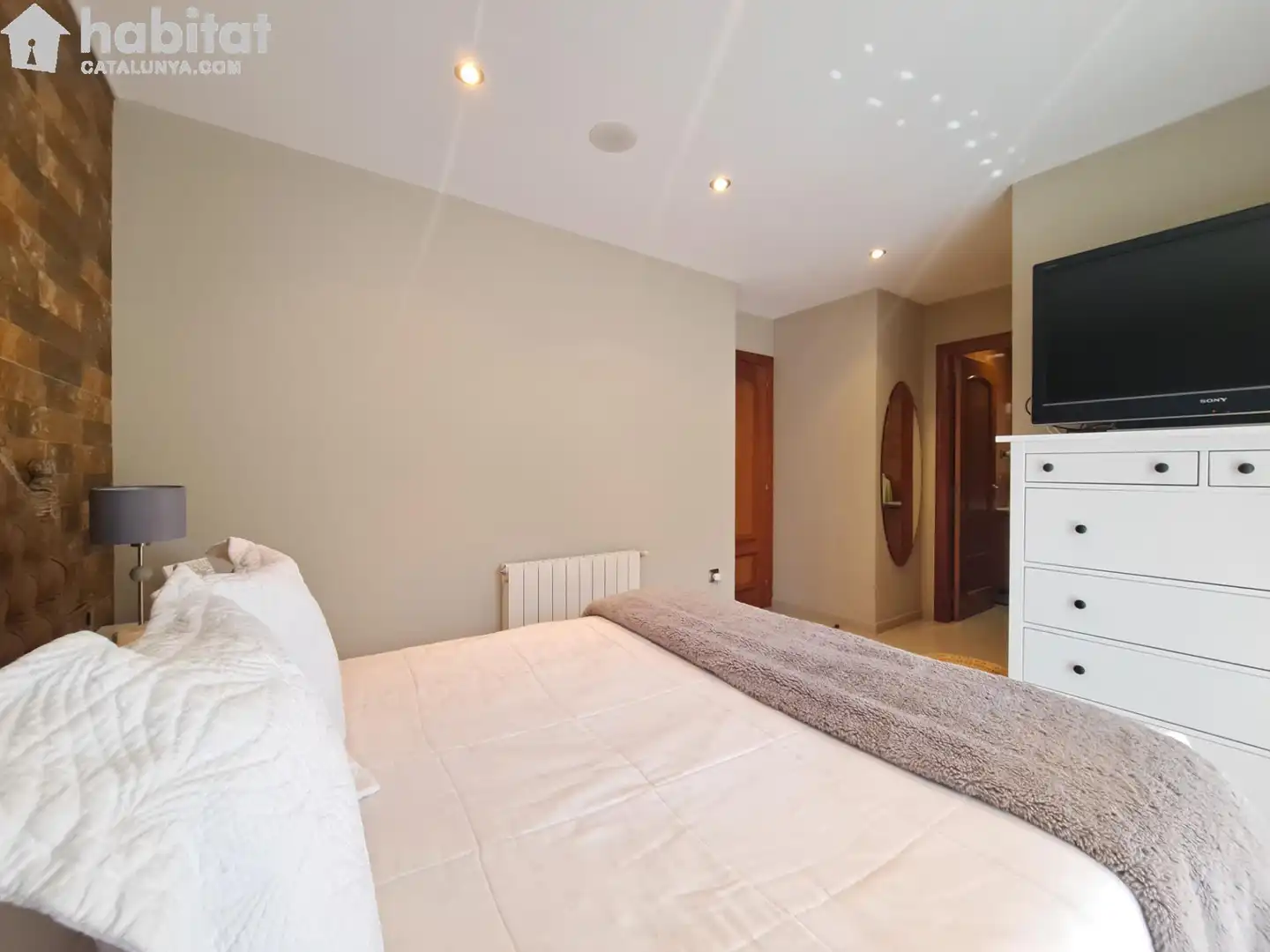 Dormitori de Casa o xalet en venda en Sant Esteve Sesrovires amb Aire condicionat, Jardí privat i Terrassa