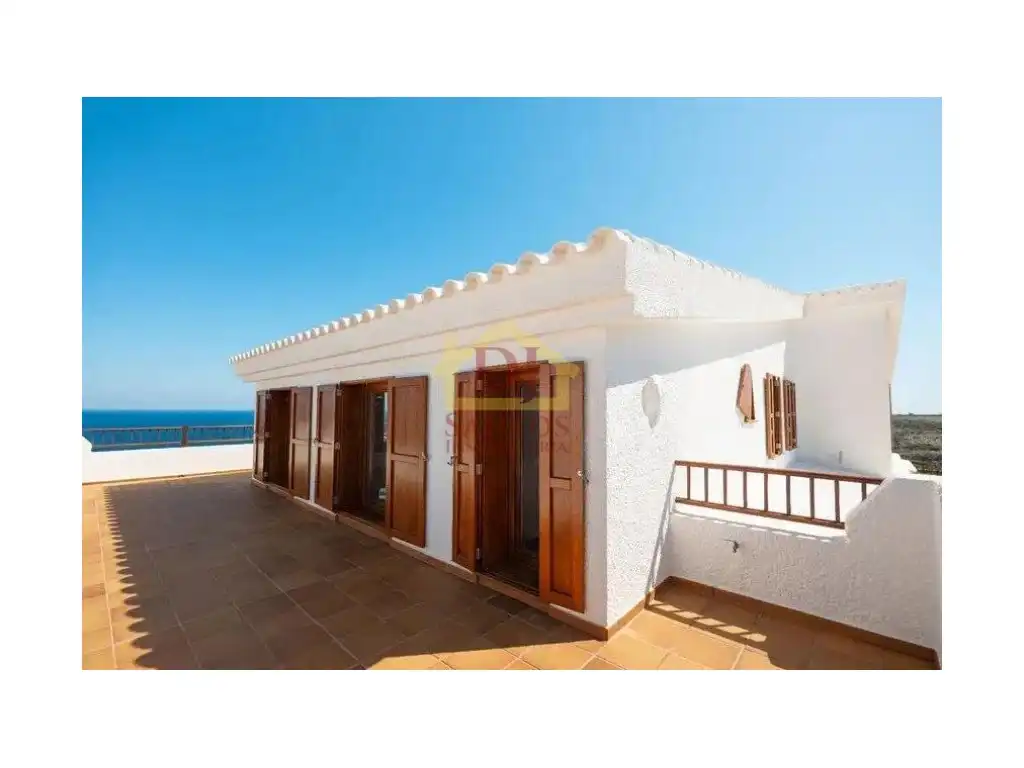 Vista exterior de Casa o xalet en venda en Ciutadella de Menorca amb Jardí privat, Terrassa i Piscina