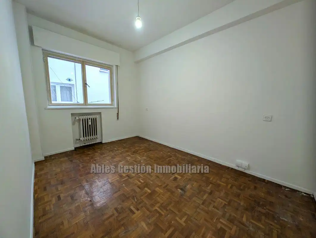 Piso en venta en Oviedo  con Calefacción, Parquet y Terraza