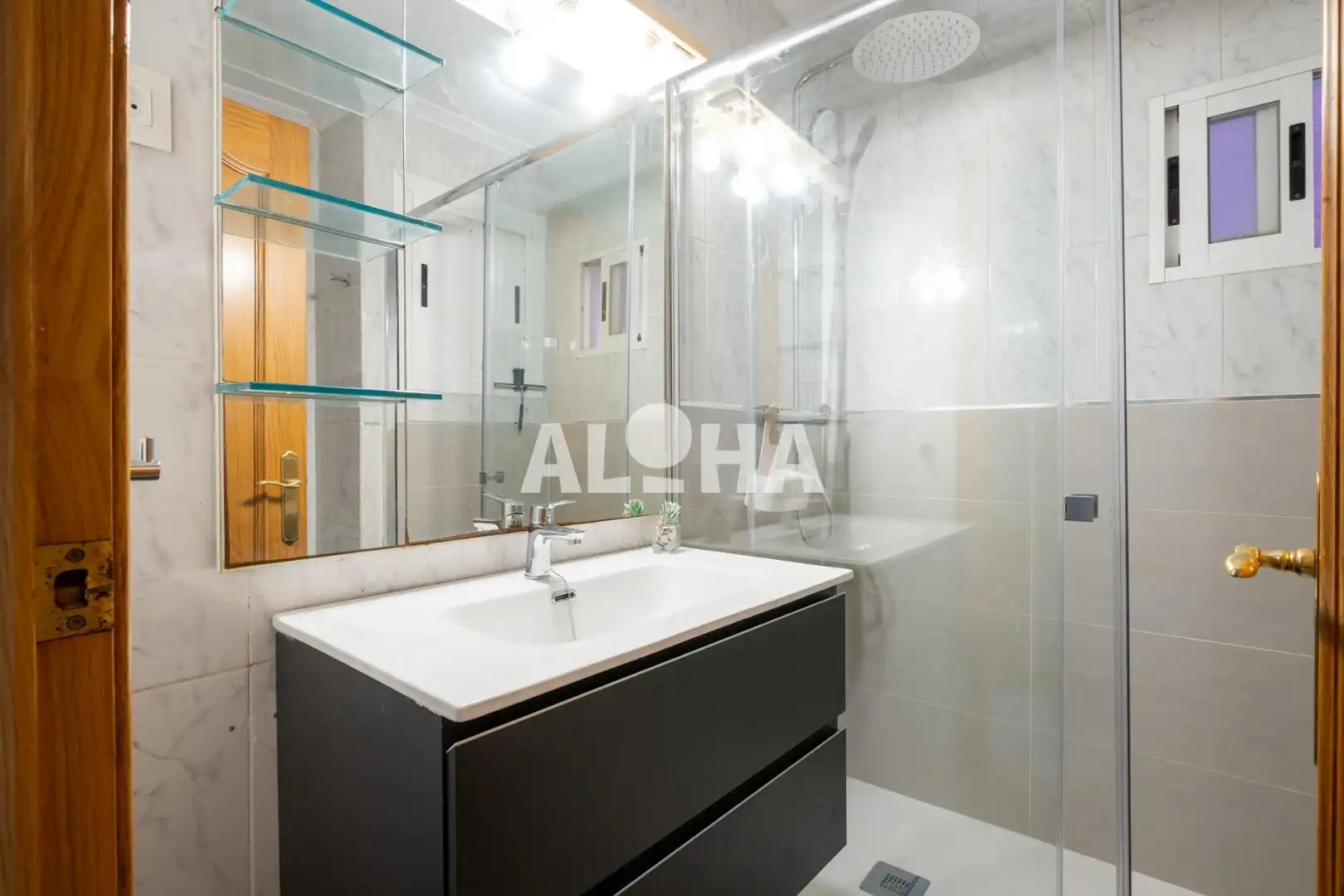 Baño de Piso de alquiler en Moncada con Aire acondicionado, Amueblado y Balcón