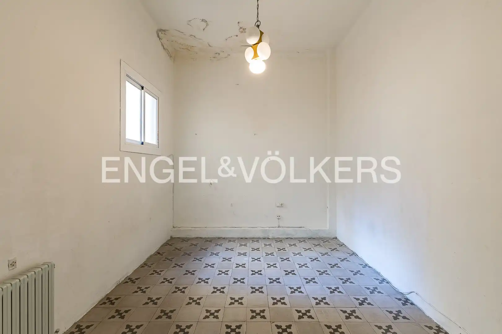 Einfamilien-Reihenhaus zum Verkauf in Tarragona mit Klimaanlage, Heizung und Balkon