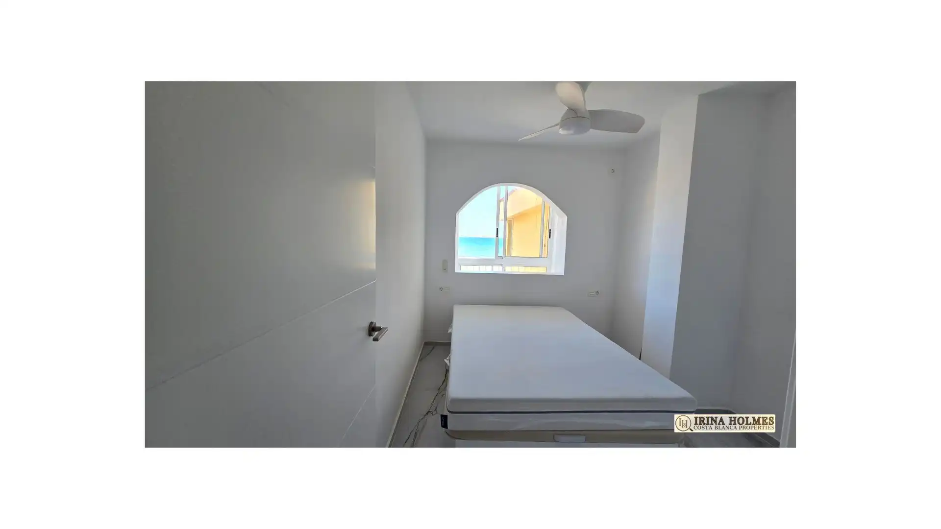 Habitación de Piso en venta en Torrevieja con Aire acondicionado, Jardín privado y Terraza