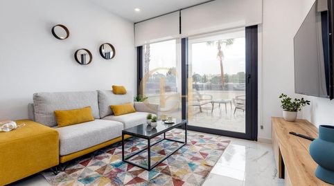 Foto 2 de Casa o chalet en venta en Urano, 42, Zona Carrefour - Urbanizaciones, Torrevieja