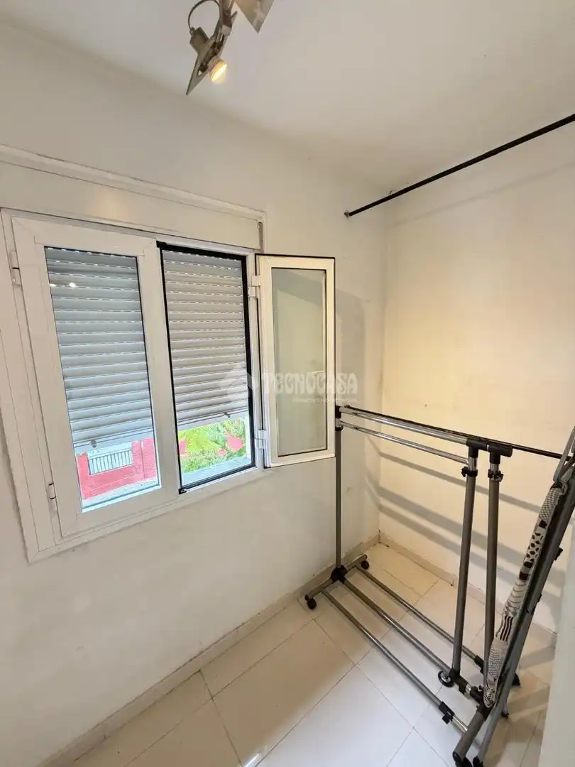 Flat for sale in Calle Lora del rio, Tiro de Línea