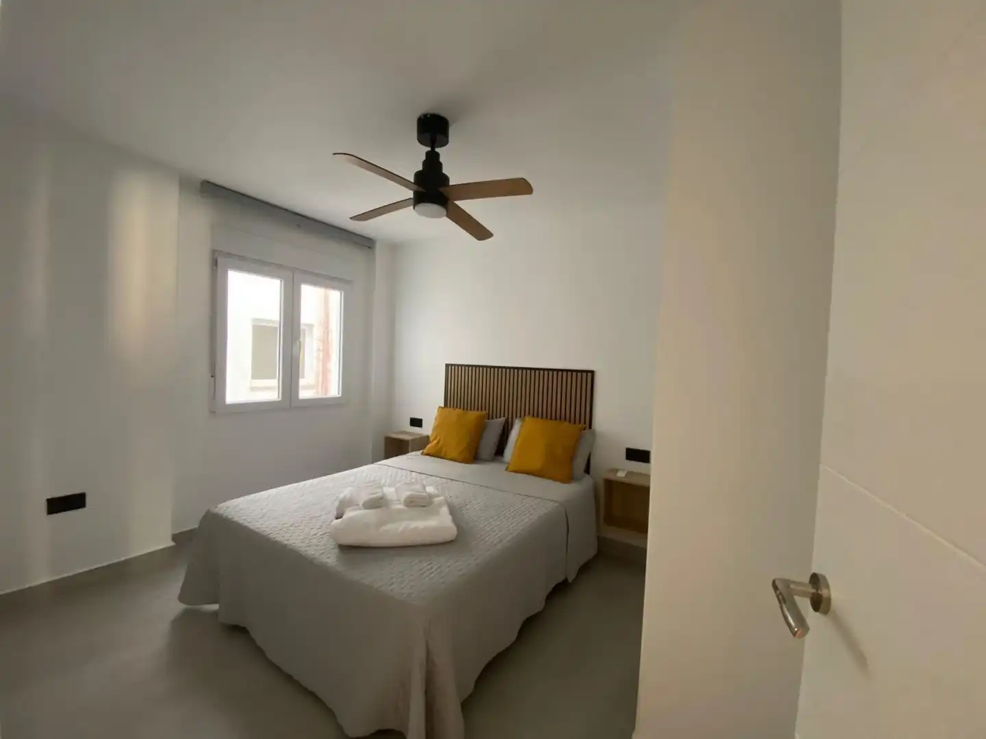 Bedroom of Flat for sale in Torrevieja  with Air Conditioner, Heating and Balcony