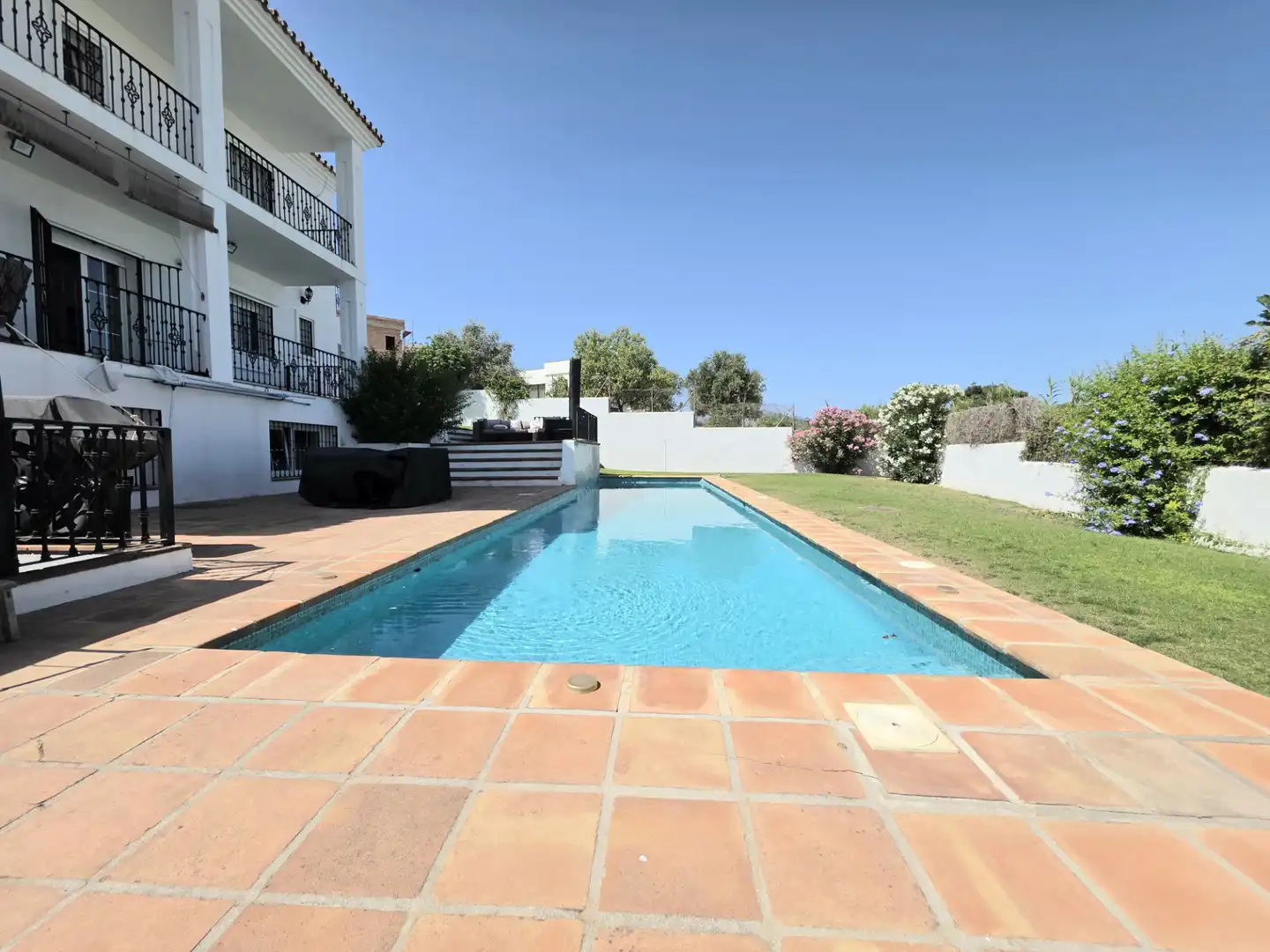 Piscina de Casa o xalet en venda en Alhaurín El Grande amb Aire condicionat, Jardí privat i Terrassa