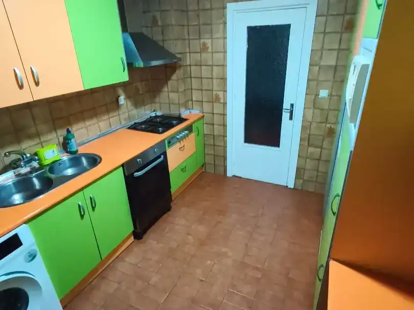 Kitchen of Flat for rent in  Granada Capital  with Air Conditioner and Balcony