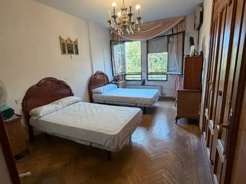 Dormitori de Pis en venda en Toledo amb Aire condicionat, Parquet i Traster