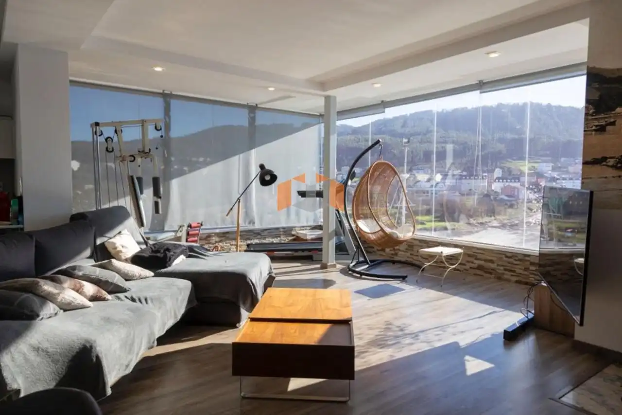Sala d'estar de Casa o xalet en venda en O Vicedo  amb Calefacció, Jardí privat i Parquet