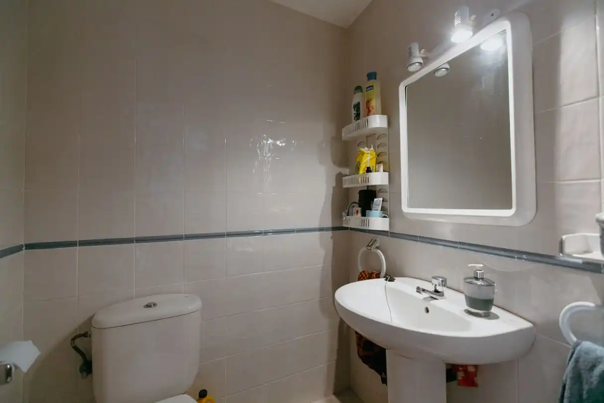 Baño de Casa o chalet en venta en Casbas de Huesca con Calefacción, Jardín privado y Trastero