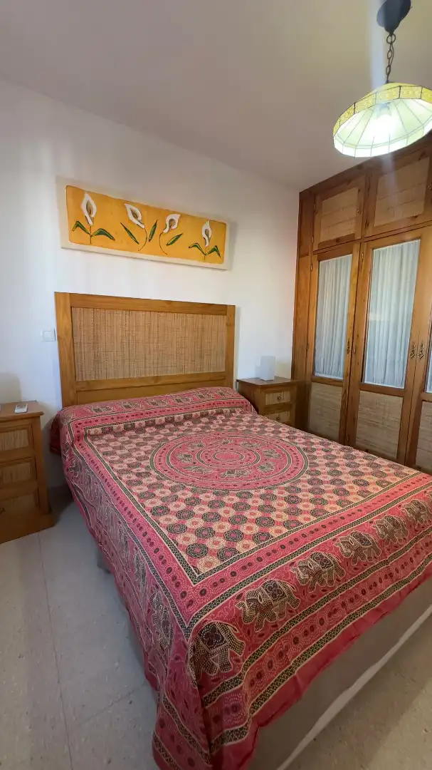 Schlafzimmer von Wohnung zum Verkauf in Camas mit Klimaanlage