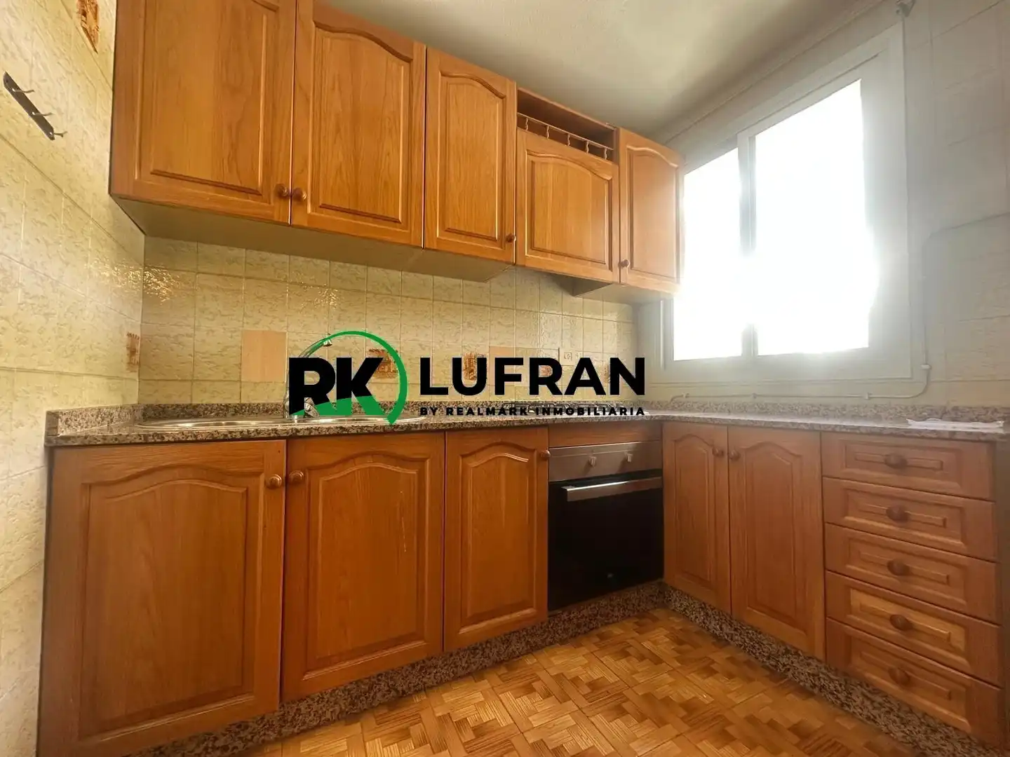 Küche von Wohnung zum Verkauf in Alicante / Alacant mit Balkon