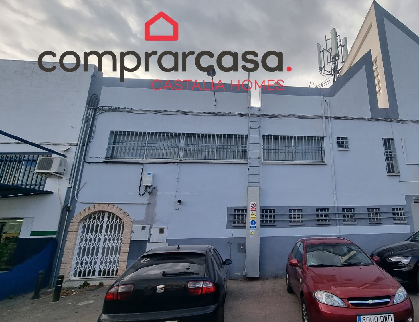 Vista exterior de Local en venda en Castellón de la Plana / Castelló de la Plana amb Aire condicionat i Terrassa