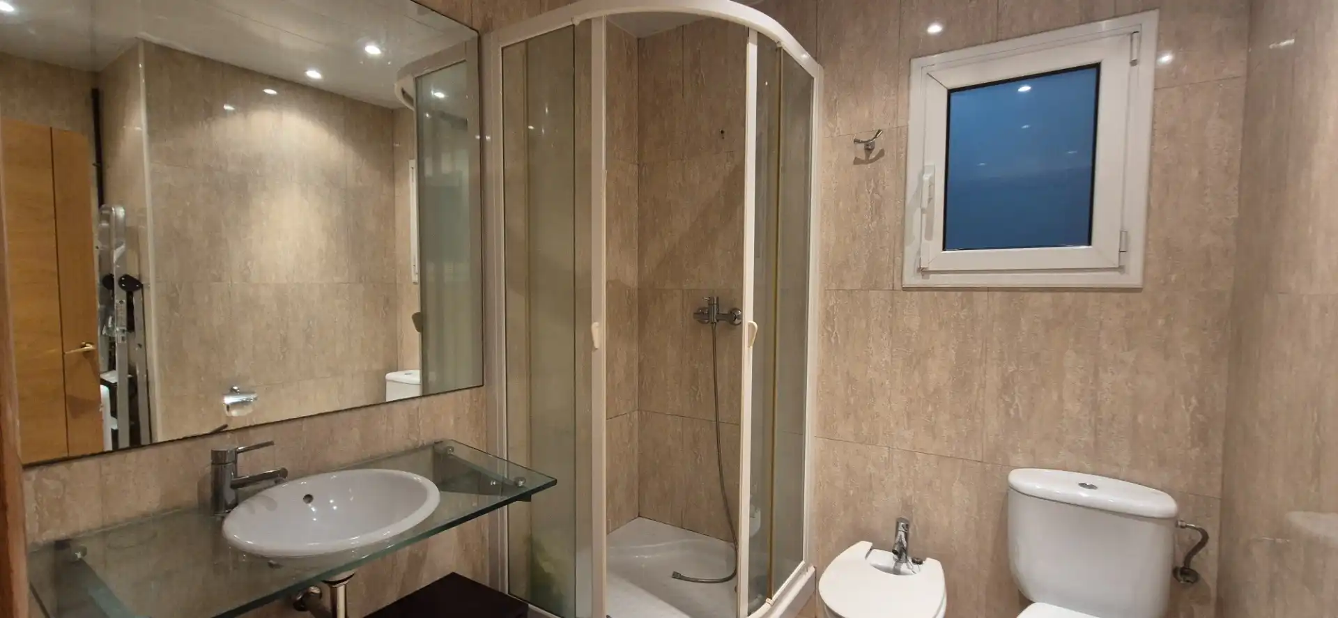 Baño de Piso en venta en Barcelona con Aire acondicionado y Calefacción