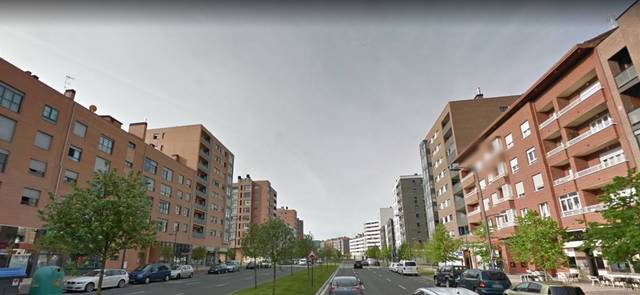 Local comercial en Venta en Zabalgana Hiribidea en Ariznabarra