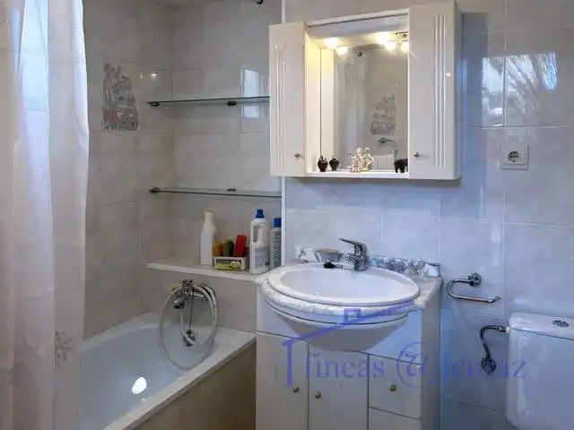 Baño de Finca rústica en venta en Alcalá del Obispo