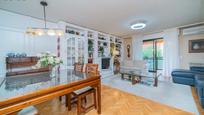 Living room of Flat for sale in Alcobendas  with Air Conditioner, Heating and Parquet flooring