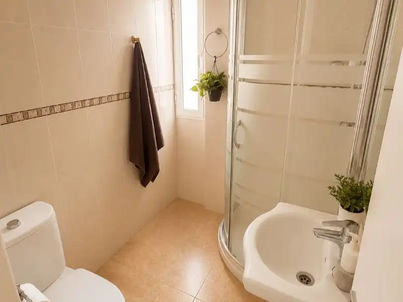 Badezimmer von Büro zur Miete in Benalmádena mit Klimaanlage, Möbliert und Balkon