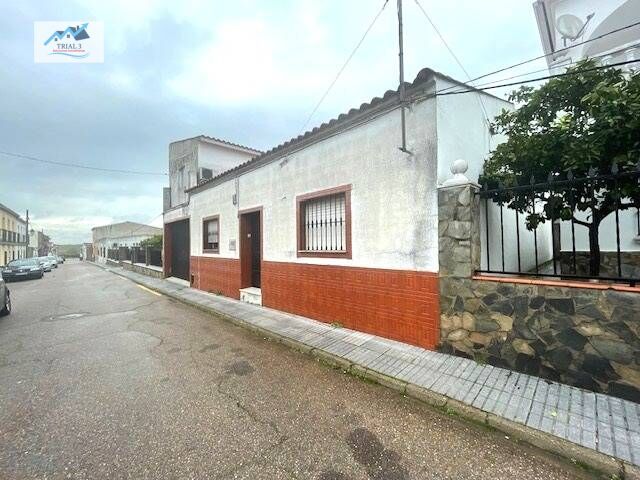 Exterior view of House or chalet for sale in La Roca de la Sierra 