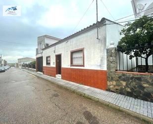 Vista exterior de Casa o xalet en venda en La Roca de la Sierra 