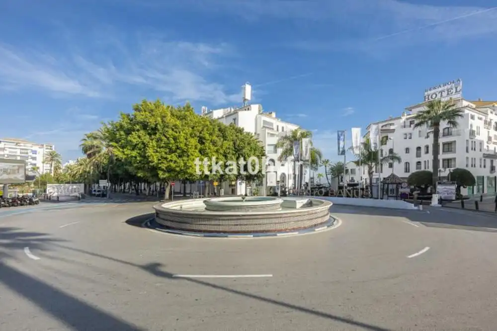 Vista exterior de Apartament de lloguer en Marbella amb Aire condicionat, Terrassa i Moblat