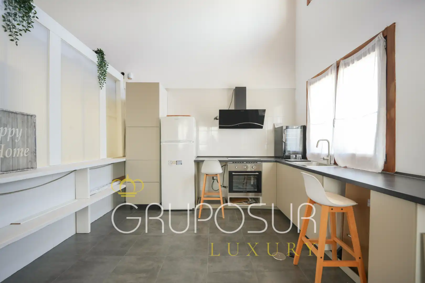 Küche von Einfamilien-Reihenhaus zum Verkauf in Valladolid mit Klimaanlage, Heizung und Terrasse