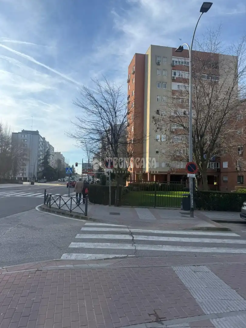 Außenansicht von Garage zum Verkauf in Fuenlabrada mit Alarm