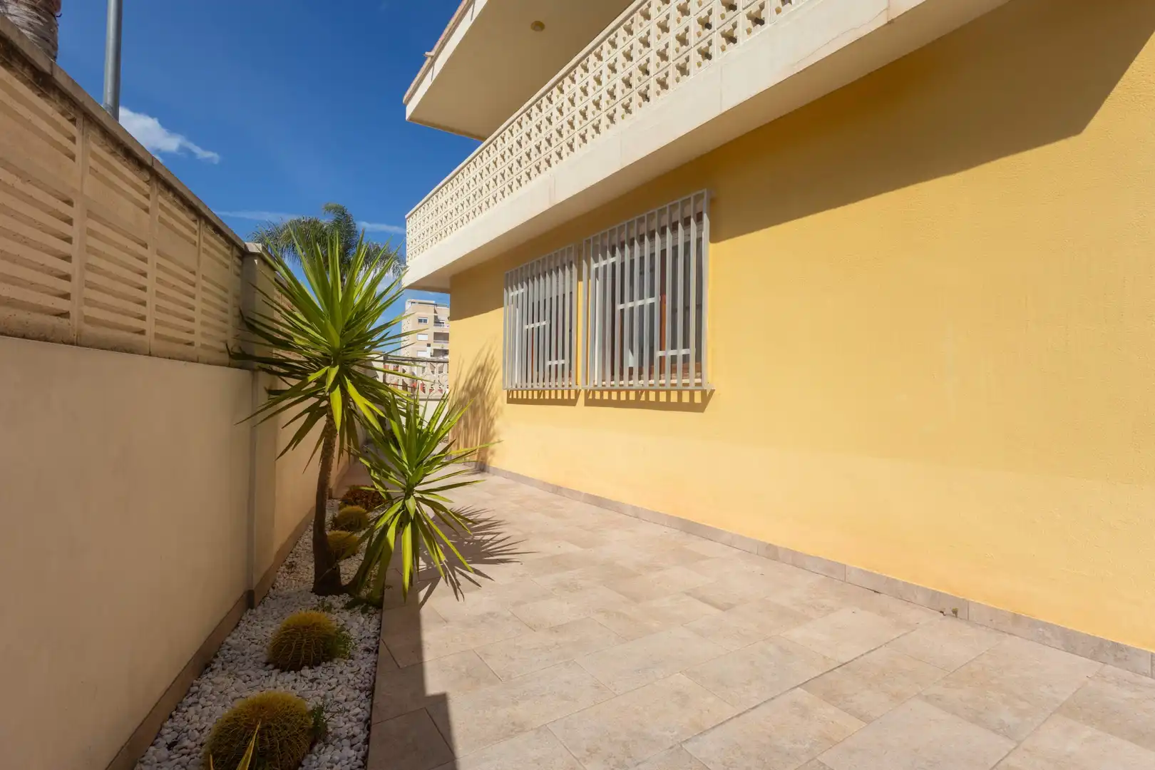 Exterior view of Houses for sale in Gandia  with Air Conditioner, Terrace and Storage room
