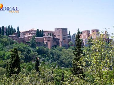 Casa con balcón en venta en Camino DEL SACROMONTE
