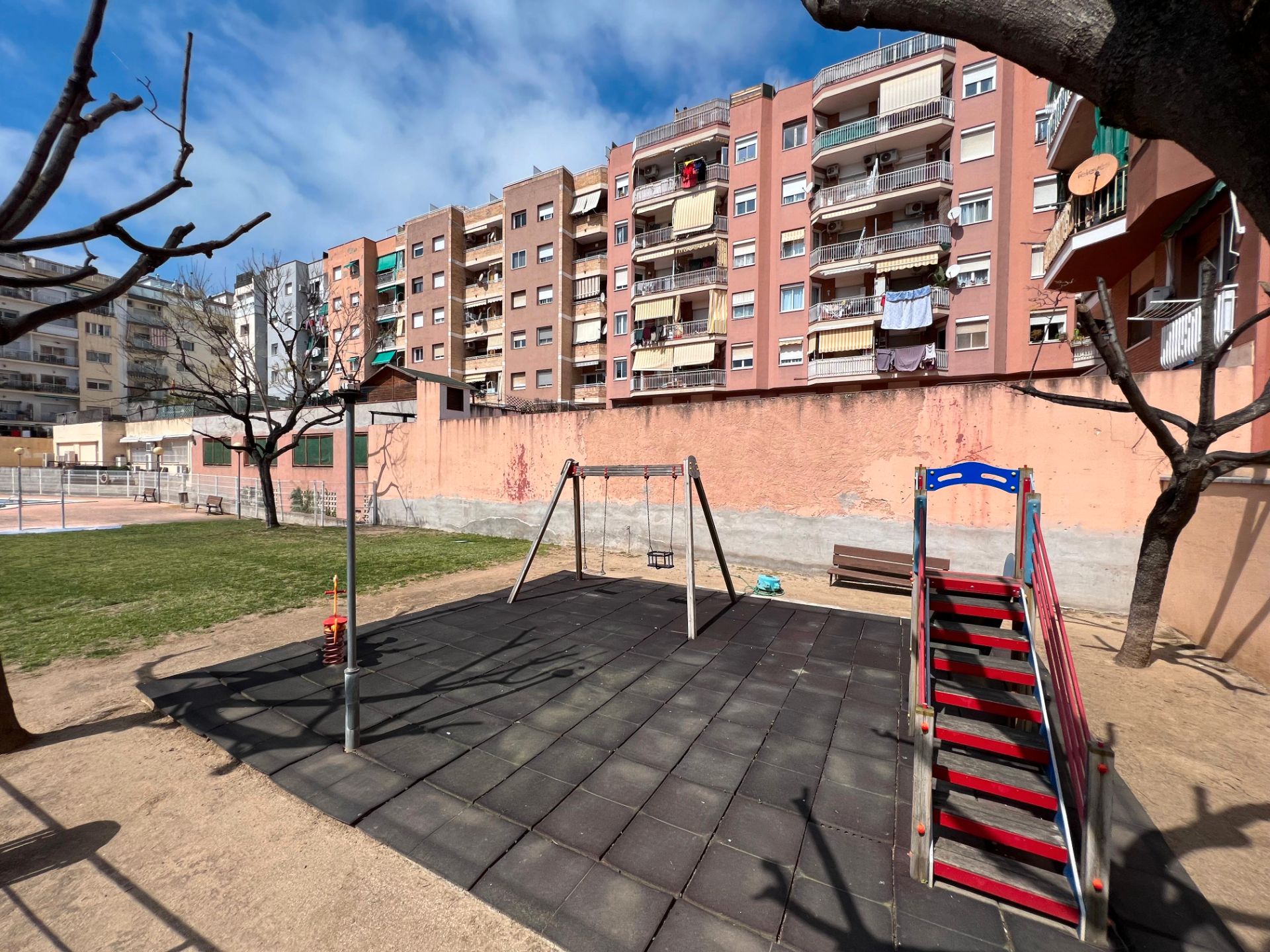 Aparcament de Àtic en venda en Castelldefels amb Aire condicionat, Calefacció i Parquet