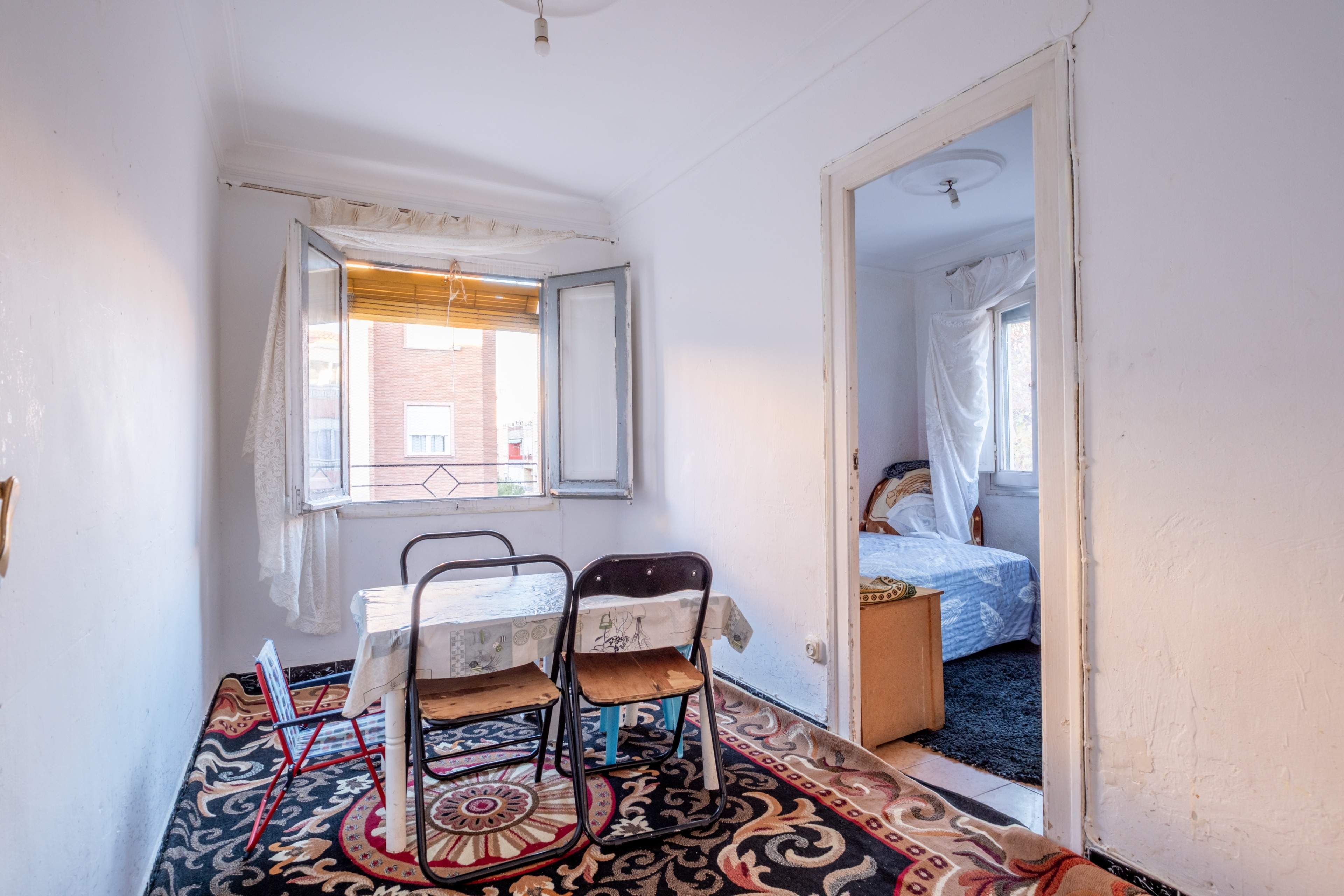 Dormitori de Pis en venda en  Zaragoza Capital amb Terrassa i Balcó