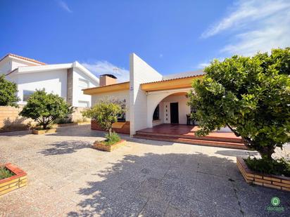 Vista exterior de Casa o xalet en venda en El Rompido amb Alarma