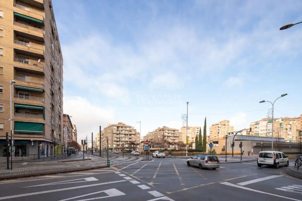 Geschaftsraum zur Miete in Av. de América, Barrio de Zaidín
