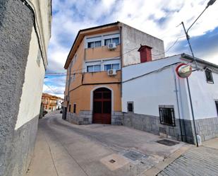 Vista exterior de Edifici en venda en Carcaboso