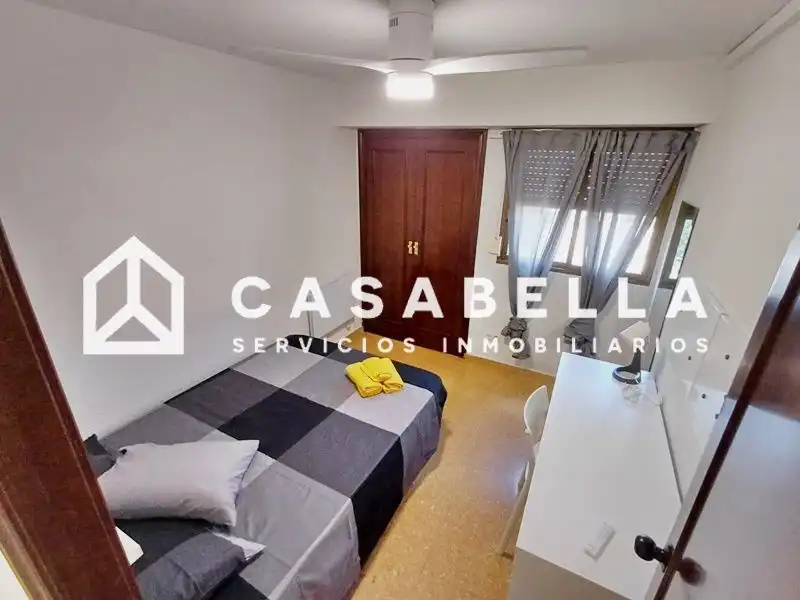 Schlafzimmer von Wohnung zur Miete in Valencia mit Klimaanlage, Heizung und Möbliert